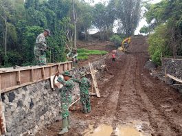 Gotong Royong Satgas TMMD Kodim Boyolali Pacu Pembangunan Talud di Desa Candi