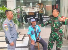 Ciptakan Kenyamanan Wilayah Kondusif, Babinsa Kemlayan Patroli Bersama Linmas Dengan Humanis